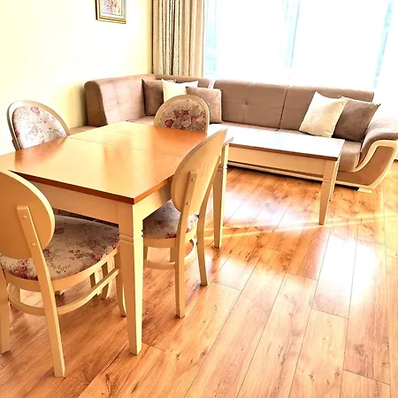 Cite Jardin Apartment *